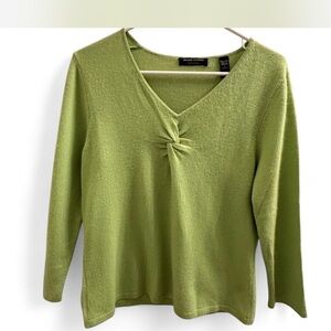 Valerie Stevens Spring Green v Neck cashmere Sweater